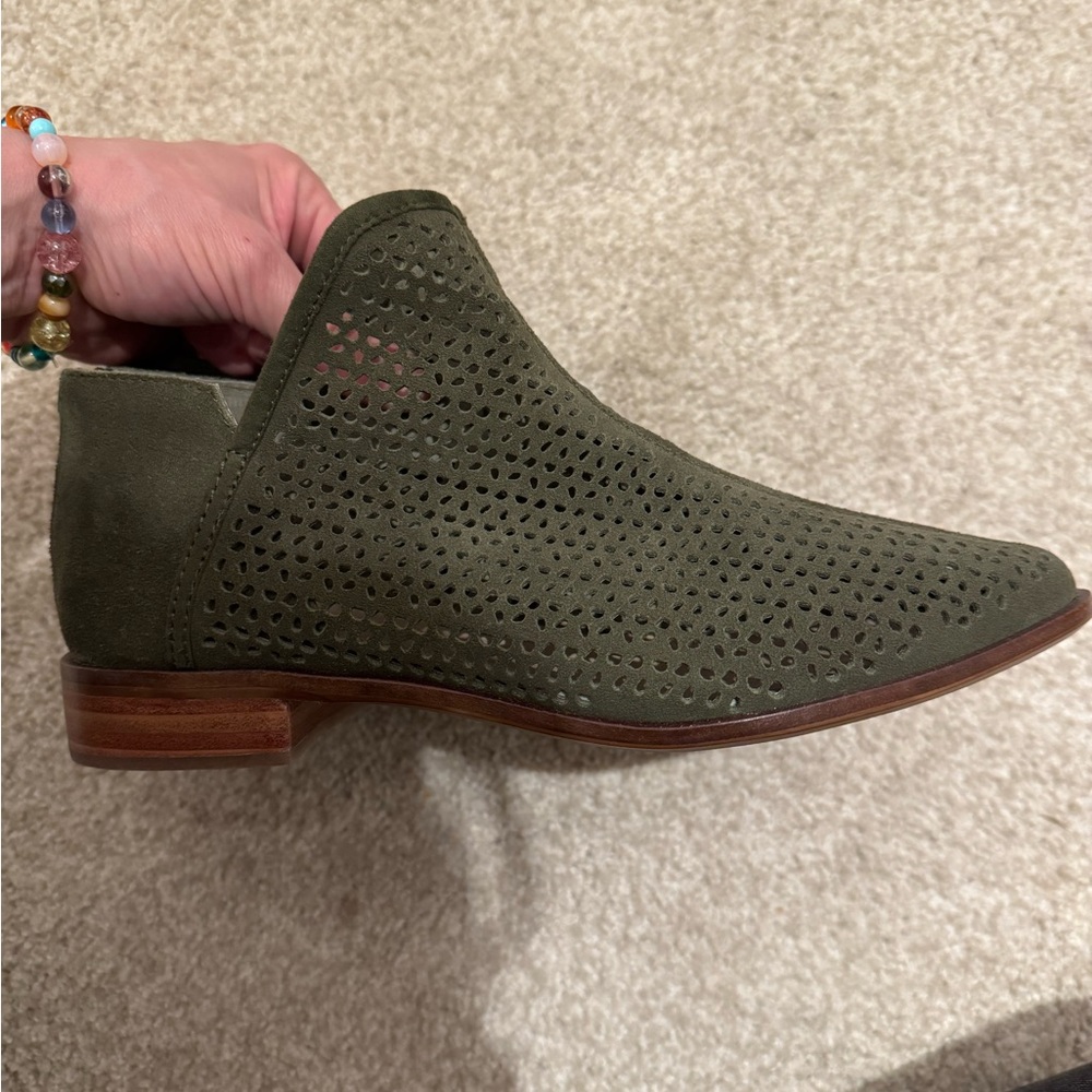 Kelsi Dagger Green Booties women’s size 8 - Picture 3 of 7